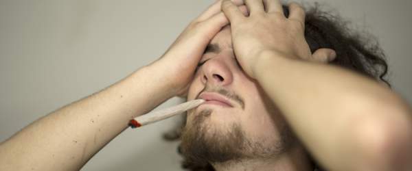 Marihuana zvyšuje riziko vzniku psychózy