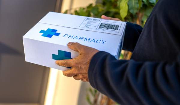 Bezpečí pacientů a zachování plnohodnotné lékárenské péče musí zůstat prioritou, a to i v případě úvah o zavedení zásilkového výdeje léků na předpis